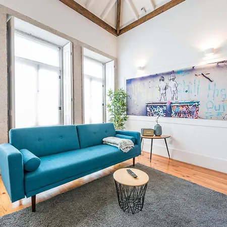 Guestready - High-ceiling Urban Retreat In ゲストハウス ポルト